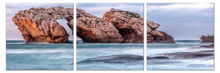 Quadro Cliffs in the ocean