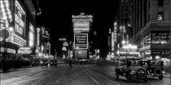 Reprodução do quadro New York - Times Square v noci