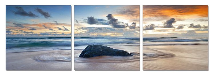 Quadro Rock surrounded by the sea