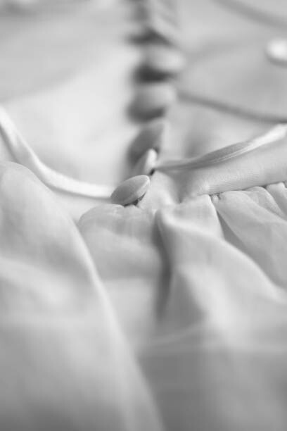 Quadro em tela Wedding dress. Back detail.