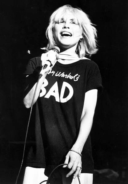 Download Blondie Debbie Harry Concert Noir Photography Wallpaper |  Wallpapers.com