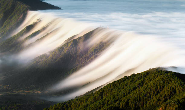 T-paita Waterfall of clouds