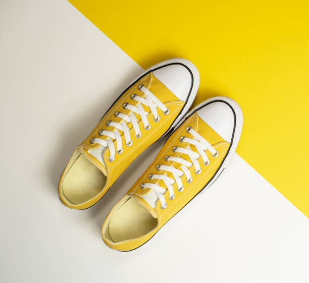 Наклейка Yellow sneakers