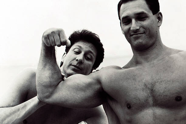 Αφίσα Admiring Muscular Man