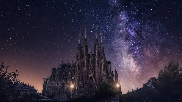 Αφίσα Milky Way and Basilica and Sagrada Familia
