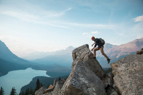 Εκτύπωση καμβά A man standing on a rocky