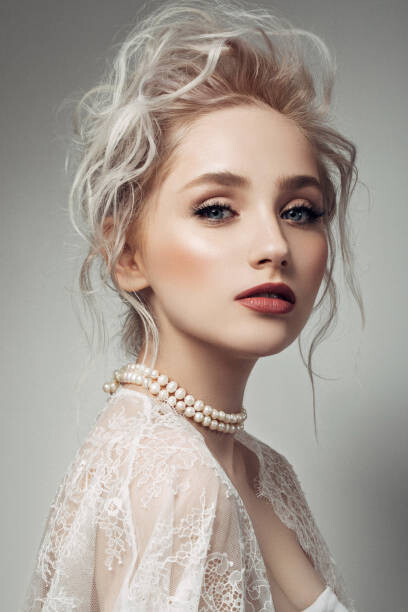 Εκτύπωση καμβά Beautiful woman with make-up and stylish hairstyle