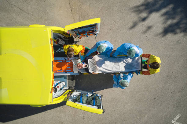 Εκτύπωση καμβά Emergency Team Removing Man from Ambulance