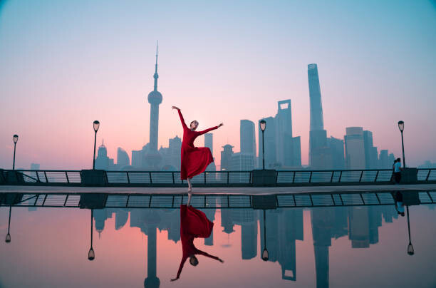 Картината върху платно Free Ballet woman dancing at Shanghai